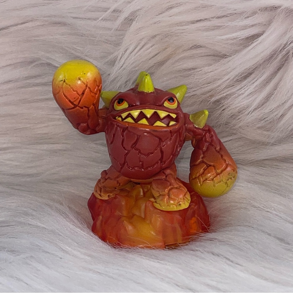 2012 Skylanders Giants Eruptor Figure Activision Model #84494888 E4128 Series 2